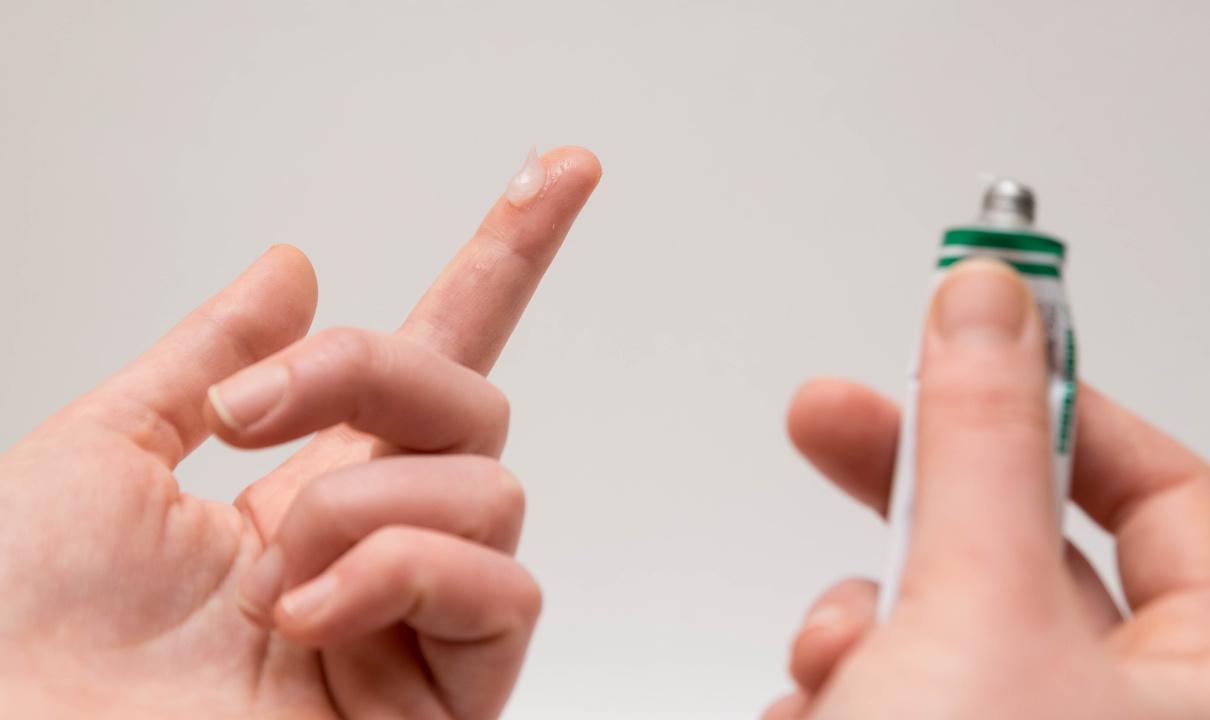 2块钱的红霉素软膏,红霉素软膏滥用