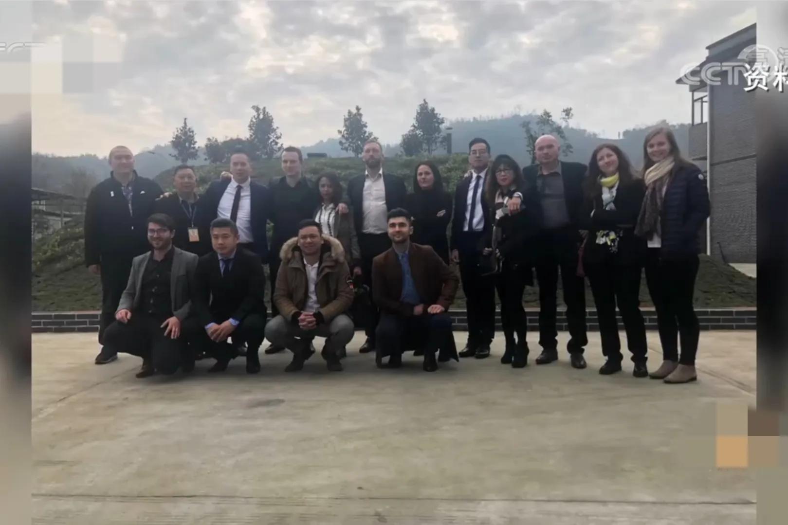 200亩荒山变成聚宝盆,愚公移苍山荒山化作聚宝盆