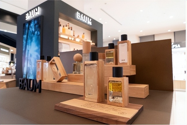 东京银座三越免税店 (东京三越免税店)