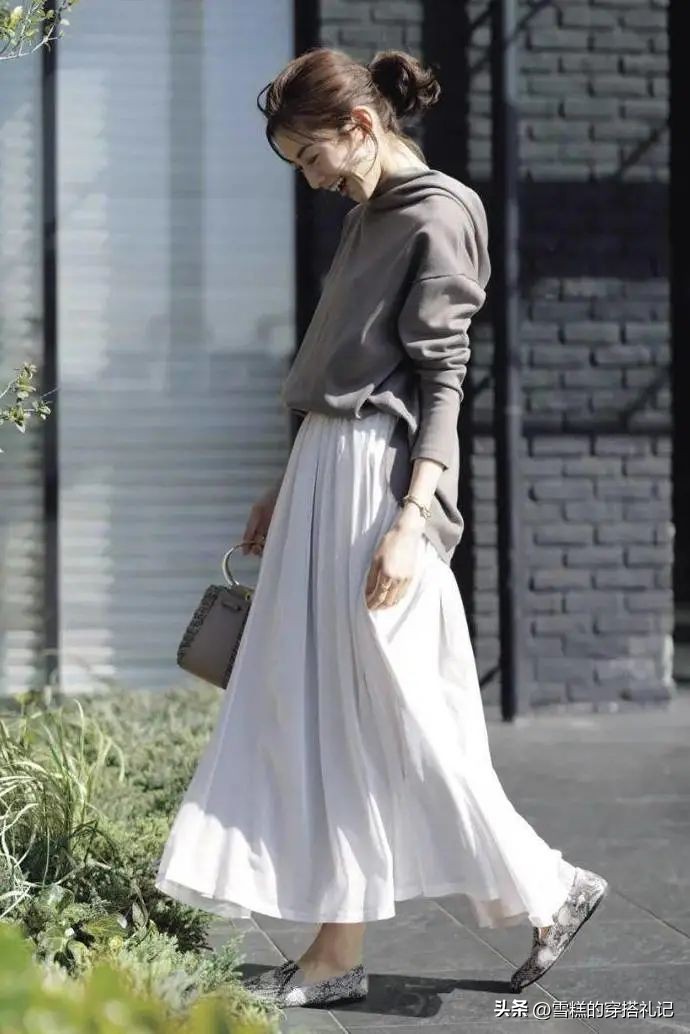 被日本博主穿搭圈粉了,冬季这样穿既藏肉又很时尚