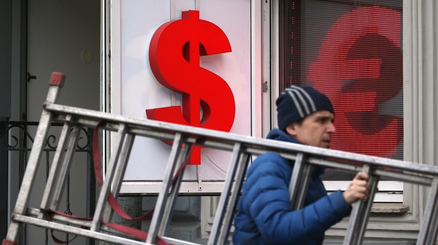 美国是产油国为何还要进口石油,美国为什么能掌控全世界的油价