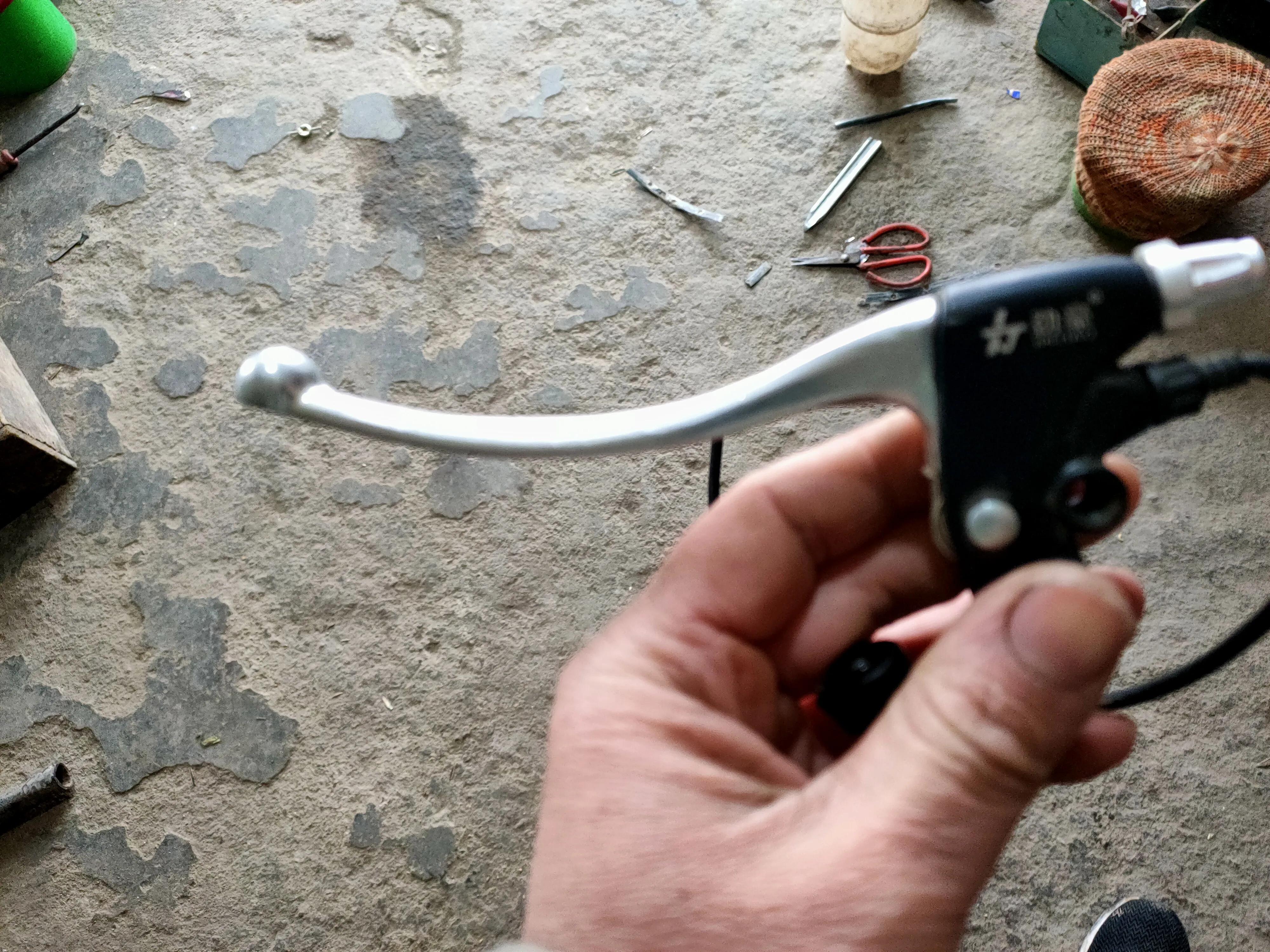 电动车坏在了半路上怎么办,电动车坏了找哪个平台救援