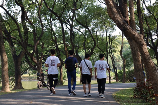 真正的友情有时甚至胜过爱情,友情是一种很难维持的情感