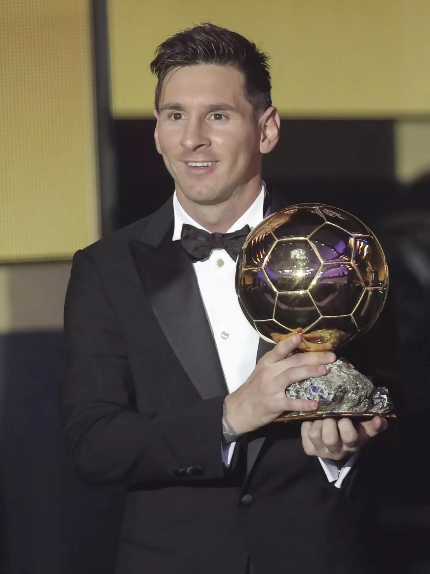 梅西拯救c罗科比,梅西c罗并肩足球拯救地球