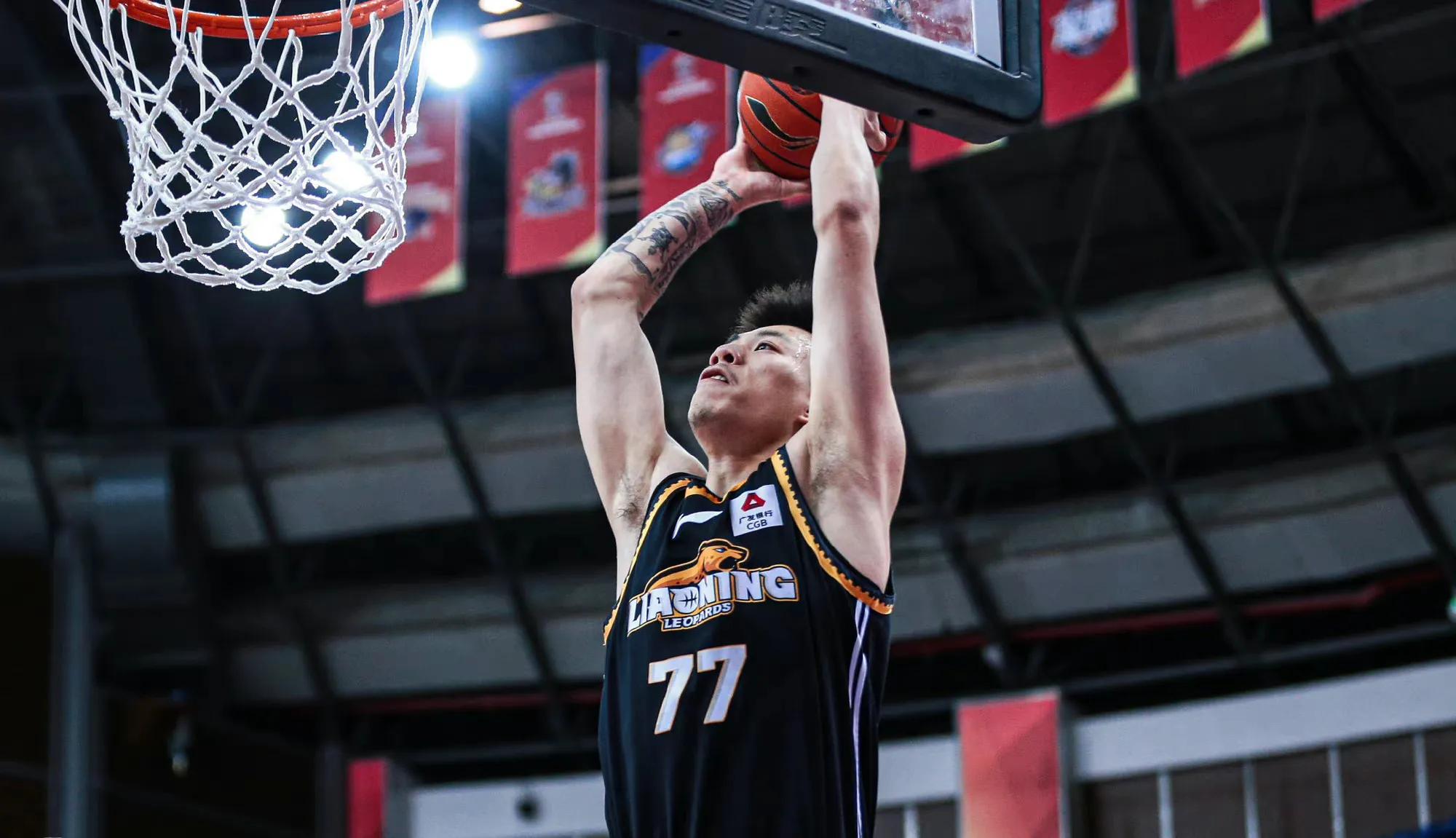 总决赛g2辽宁胜广东郭艾伦33分,辽宁胜广东张镇麟42分