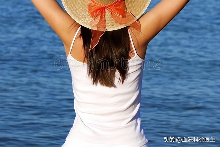 伏天晒背养生靠谱吗,高温下晒背的好处