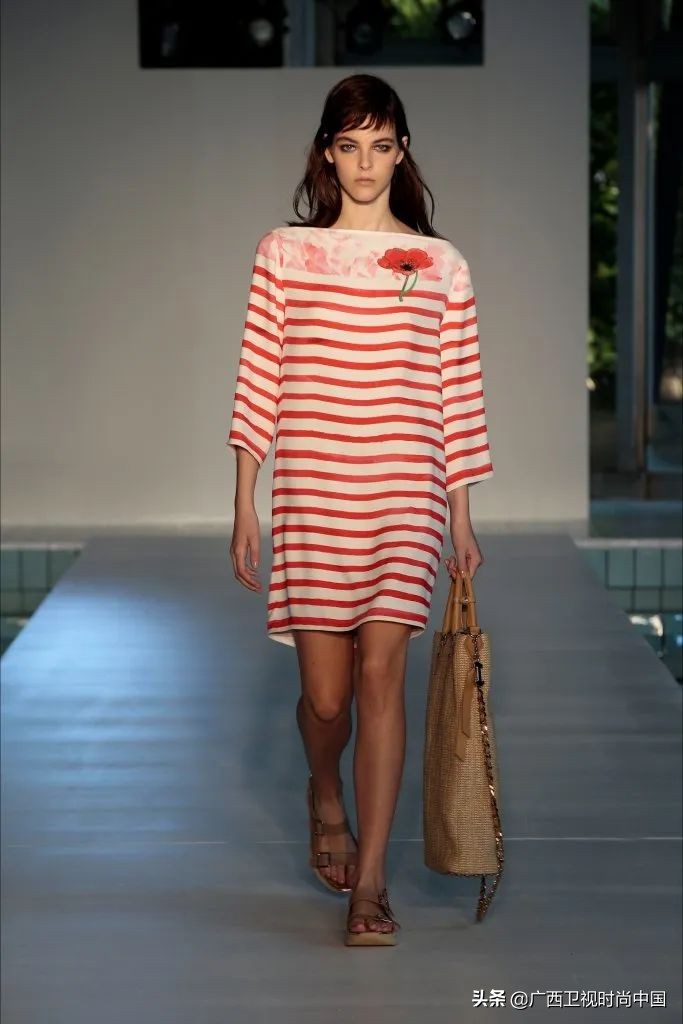 很热怎么穿,夏季天热怎么穿才够时尚