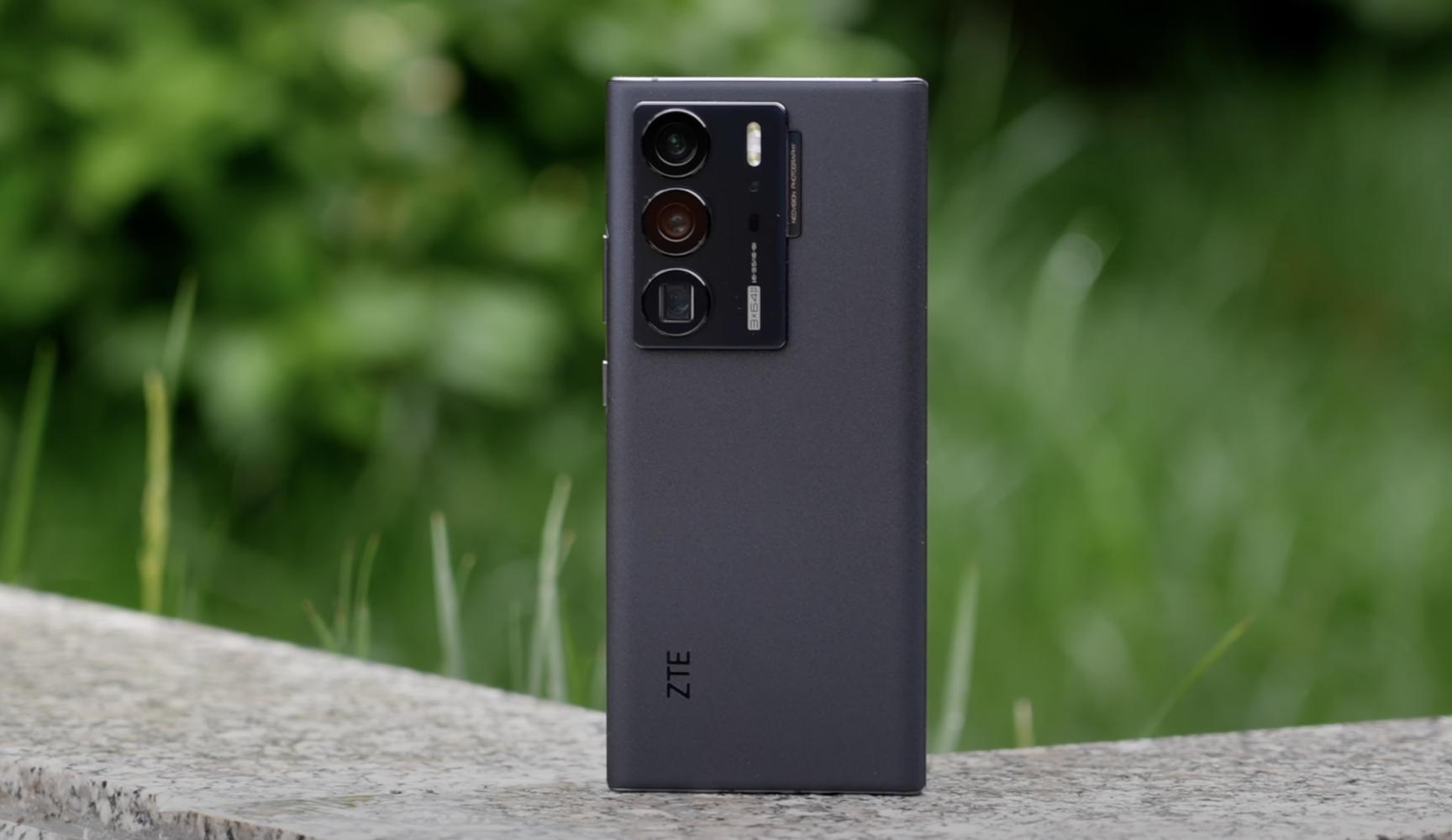 中兴axon40ultra正面观感,中兴Axon40Ultra现在还值得买吗