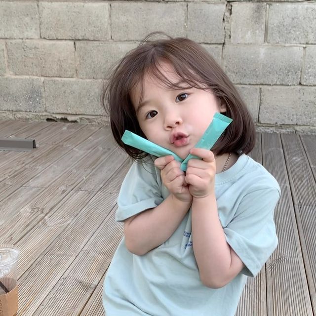 最近超火的可爱小女孩表情包,小女孩可爱萌表情包