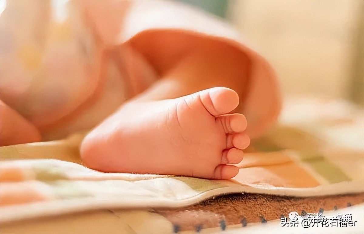 新生儿这28个异常表现都是正常的,新生儿值得注意的各种症状