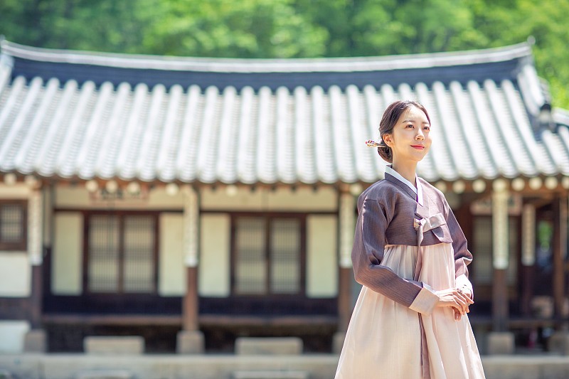 赠品不能退换丈夫送我一条3万的项链，情人节成了情人劫