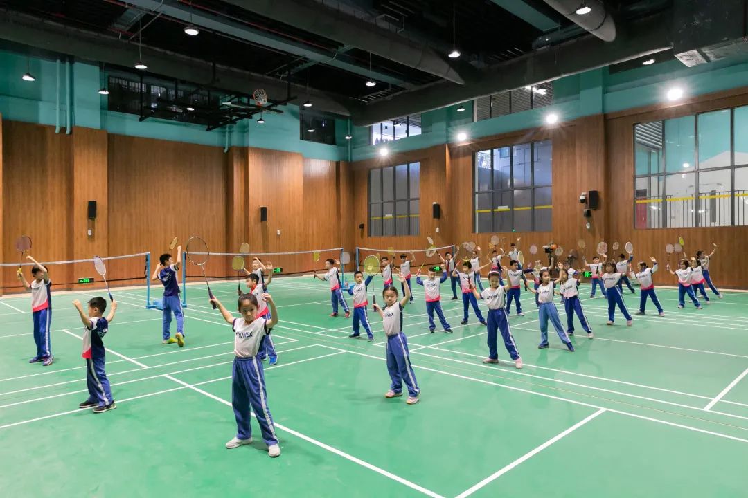 福田区2005年建的图书馆,深圳市福田图书馆