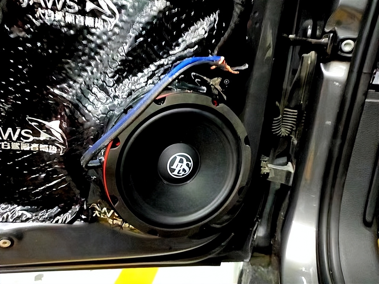 23款大众速腾超越改装中低音喇叭,大众速腾无损升级三分频音响