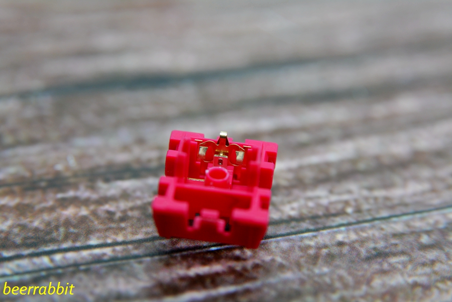 珂芝k75ttc烈焰紫,k75珂芝ttc快银轴是性能版吗