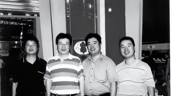 十二亿资产被父母兄弟送精神病院,上亿资产被家人瓜分