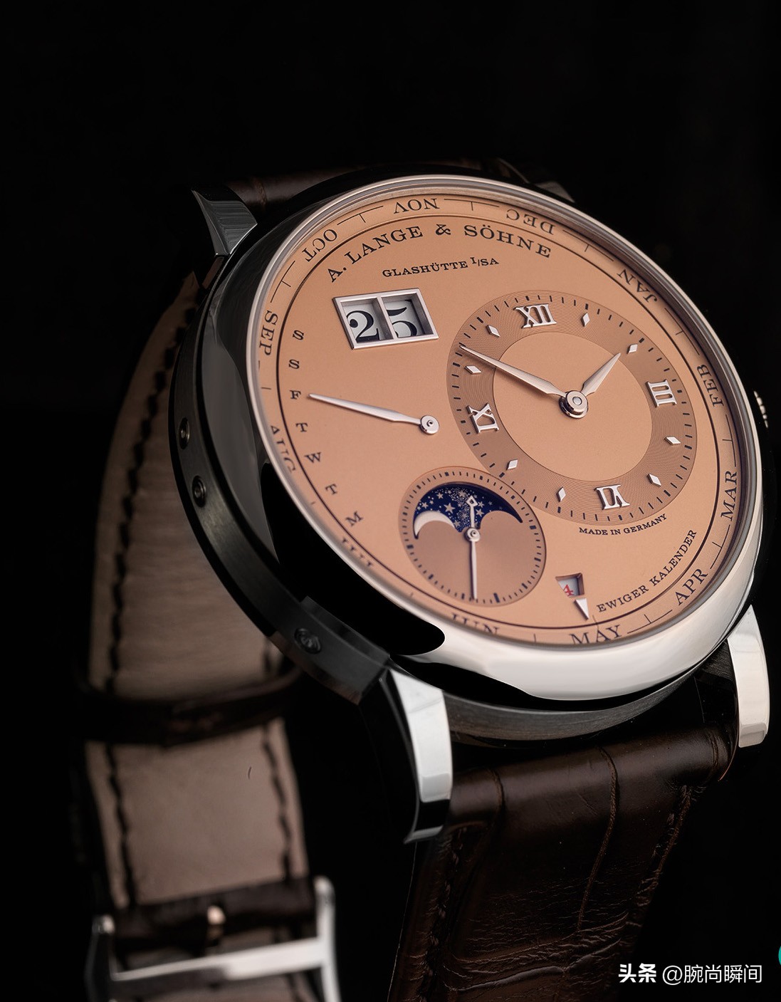 百达翡丽入门级万年历,百达翡丽入门款万年历