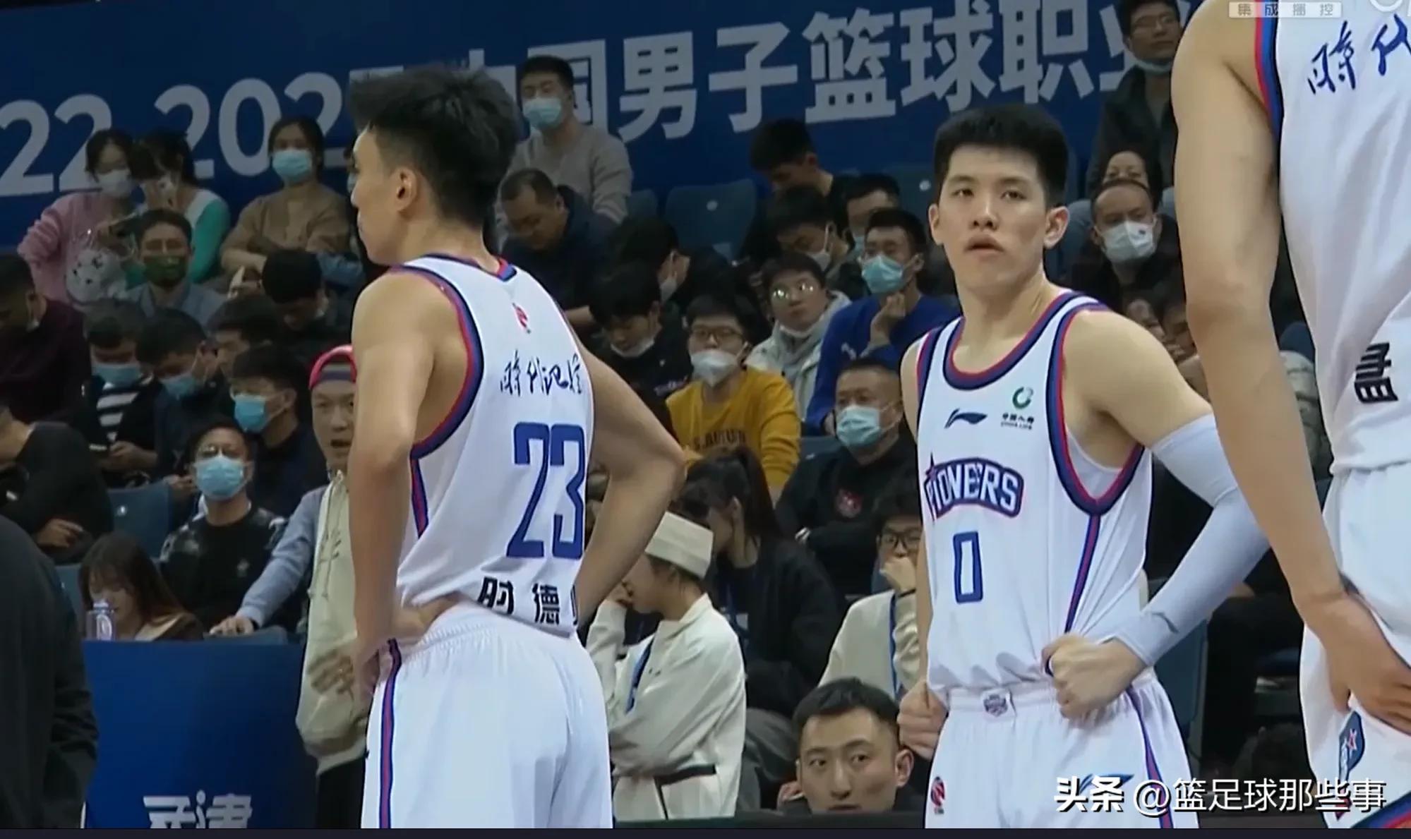 大卫詹姆斯重伤慢镜头,詹姆斯扣篮吓坏观众