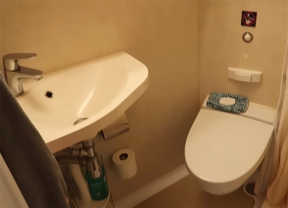 船员真实船上住宿,邮轮船员宿舍