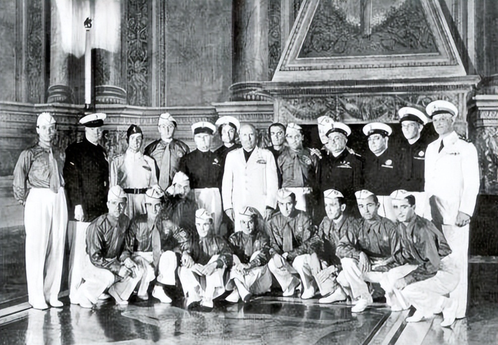 让死刑犯去踢足球,让死刑犯踢足球