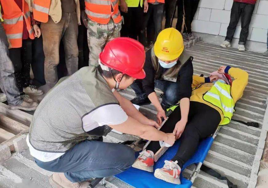 建筑工地受伤怎么处理,工地受伤鉴定不到等级怎么办