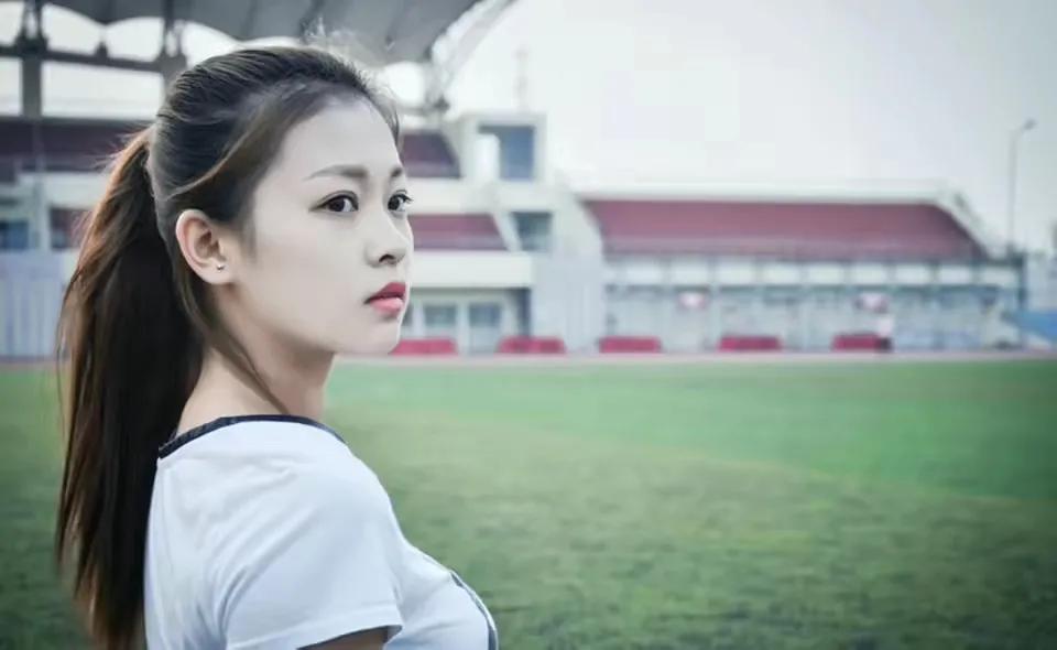 足球宝贝最火图片,足球宝贝小姐姐