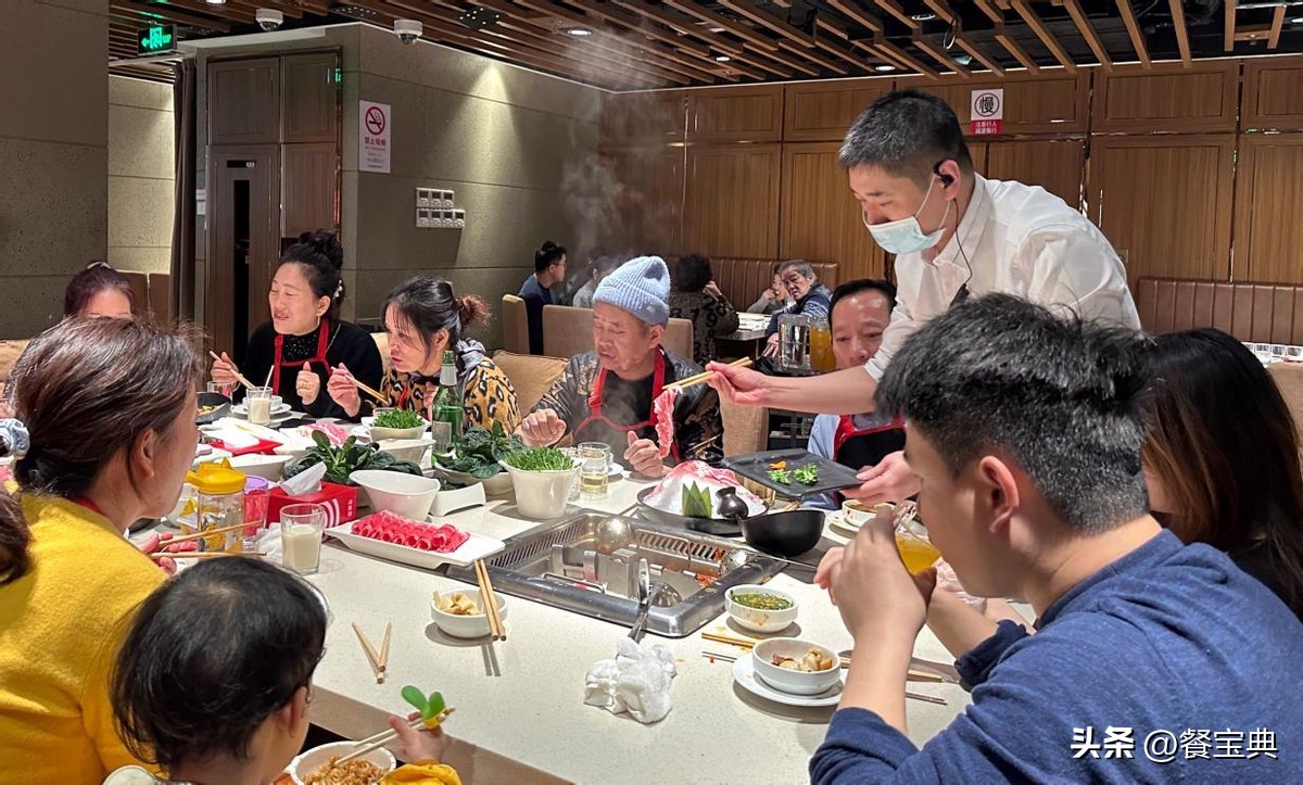 海底捞2023年,海底捞2023年预计会挣多少钱