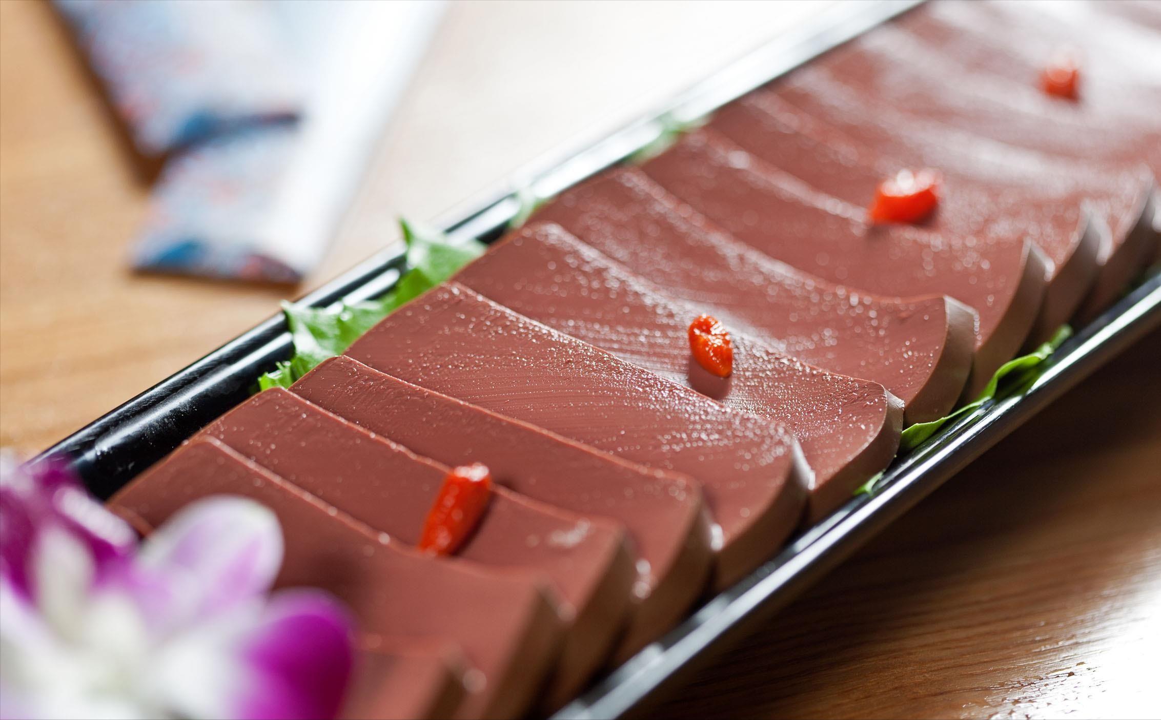 怎么分辨假猪血和真猪血,市场的假猪血是怎么制造的