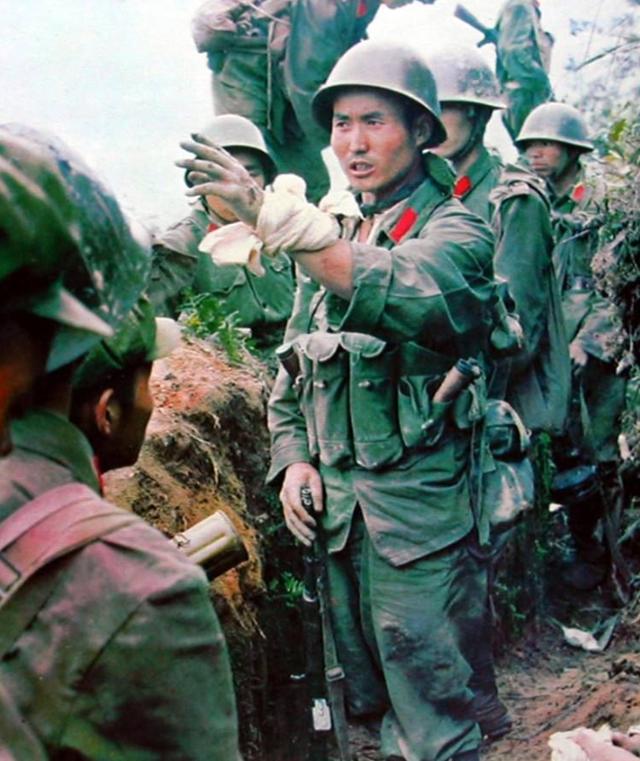 军人在部队时妻子被打怎么办,老山前线夫妻同上战场丈夫牺牲