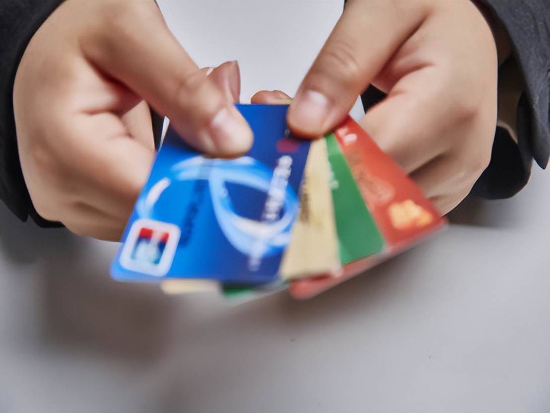 没钱的银行卡多年不销户会欠钱吗,没钱的银行卡不销户会欠银行钱吗