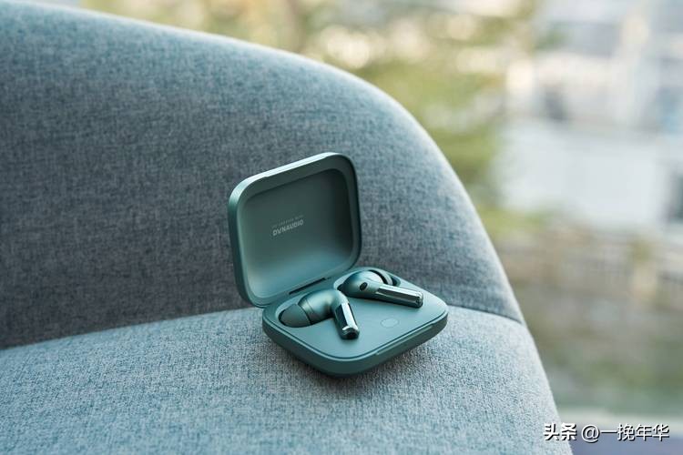 项圈蓝牙耳机和无线耳机哪个好用,哪种牌子的无线蓝牙耳机最好