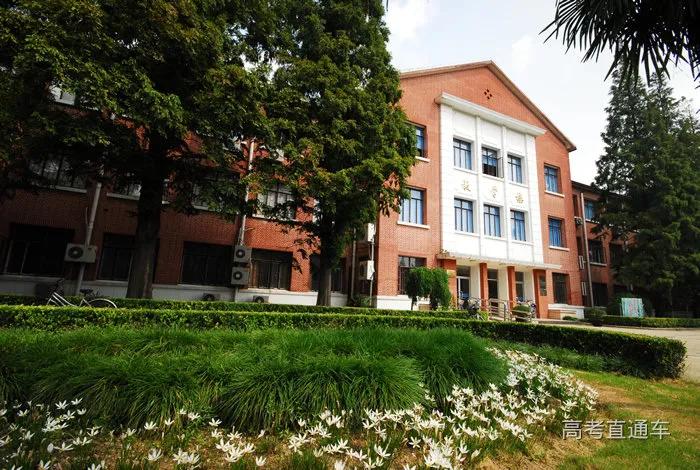 学院真的不如大学吗,学院一定不如大学吗