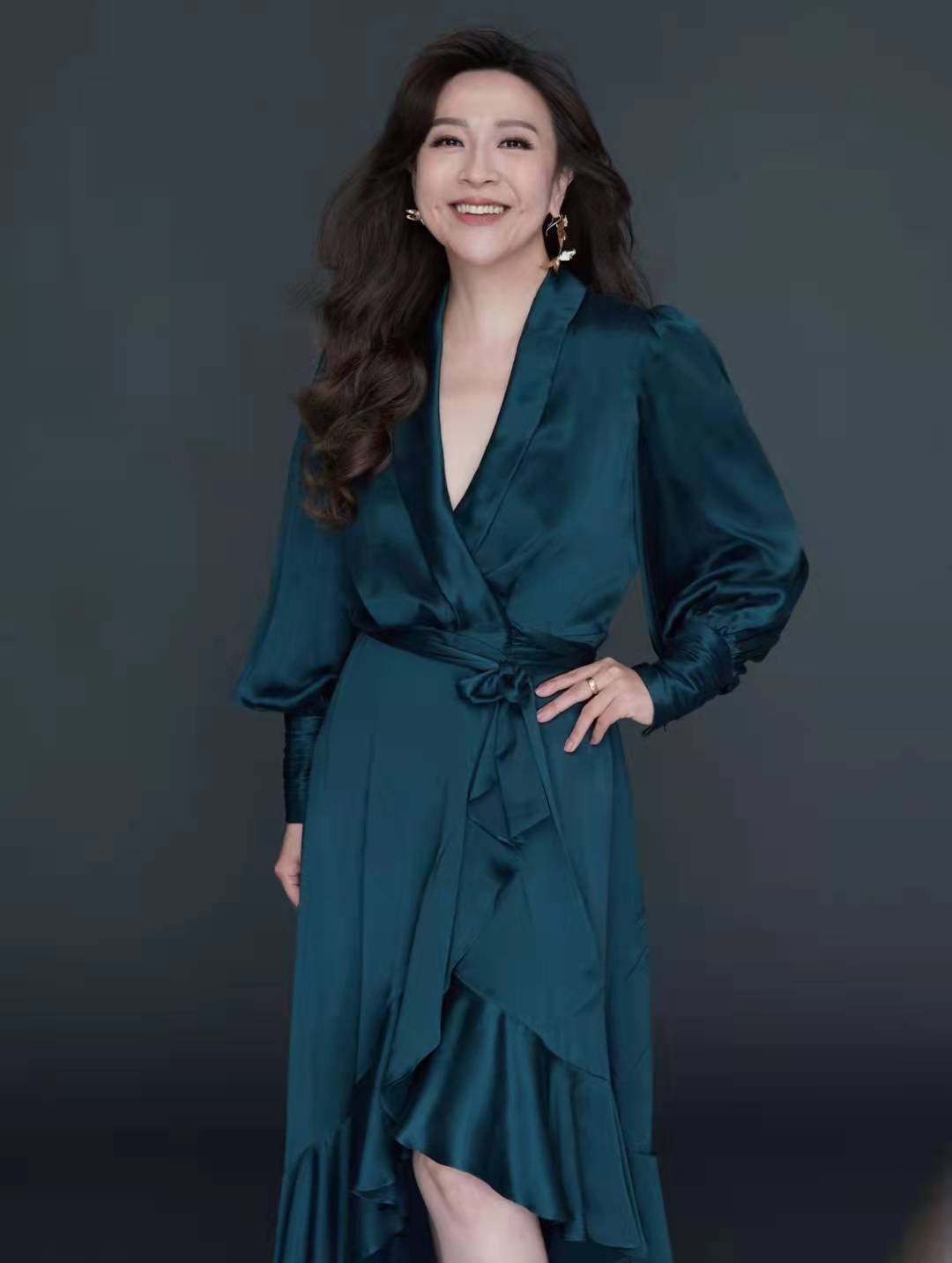 熬不下去的时候，试试读一读《涵解：无畏真实》