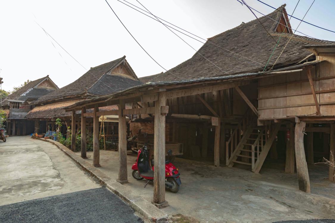 骂版纳是因为你没走出告庄玩版纳跟着小姐姐们走你才晓得味道