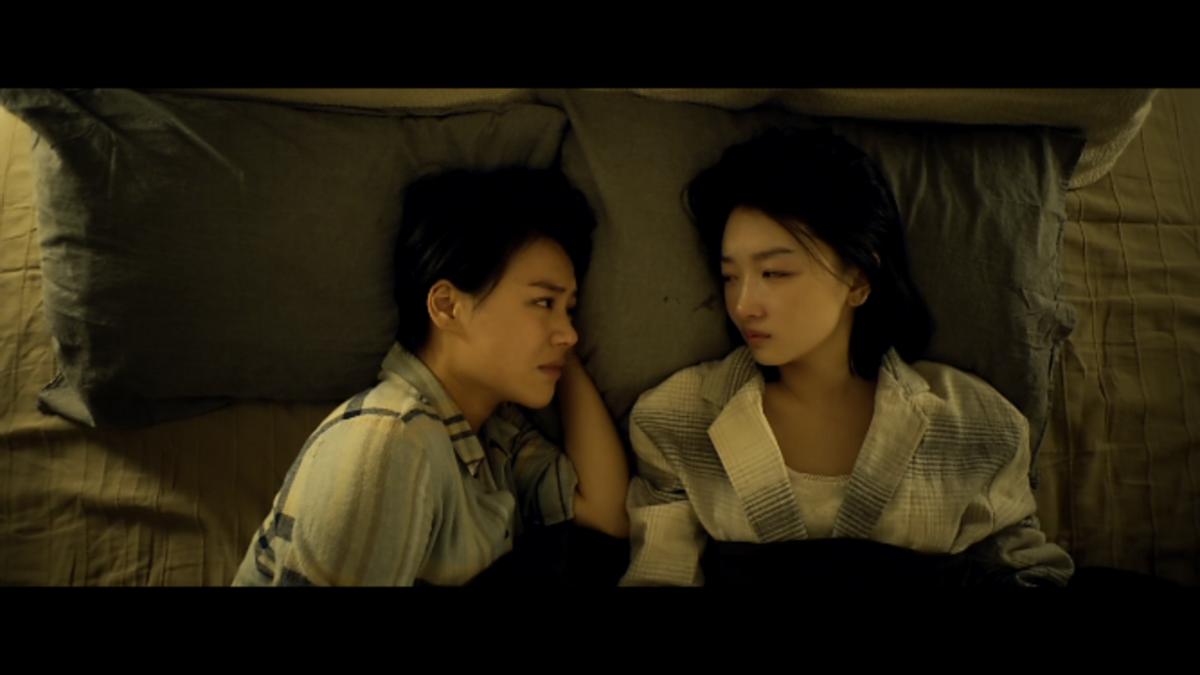 周冬雨刚出道和张艺谋采访,张艺谋周冬雨第一次见面