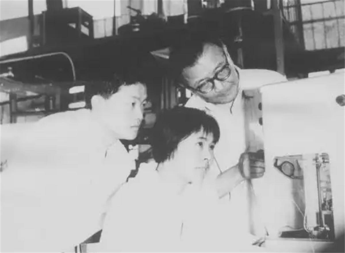 1954年,犹太人“好心”售卖核*器武**原料,引周总理警觉:查明真伪