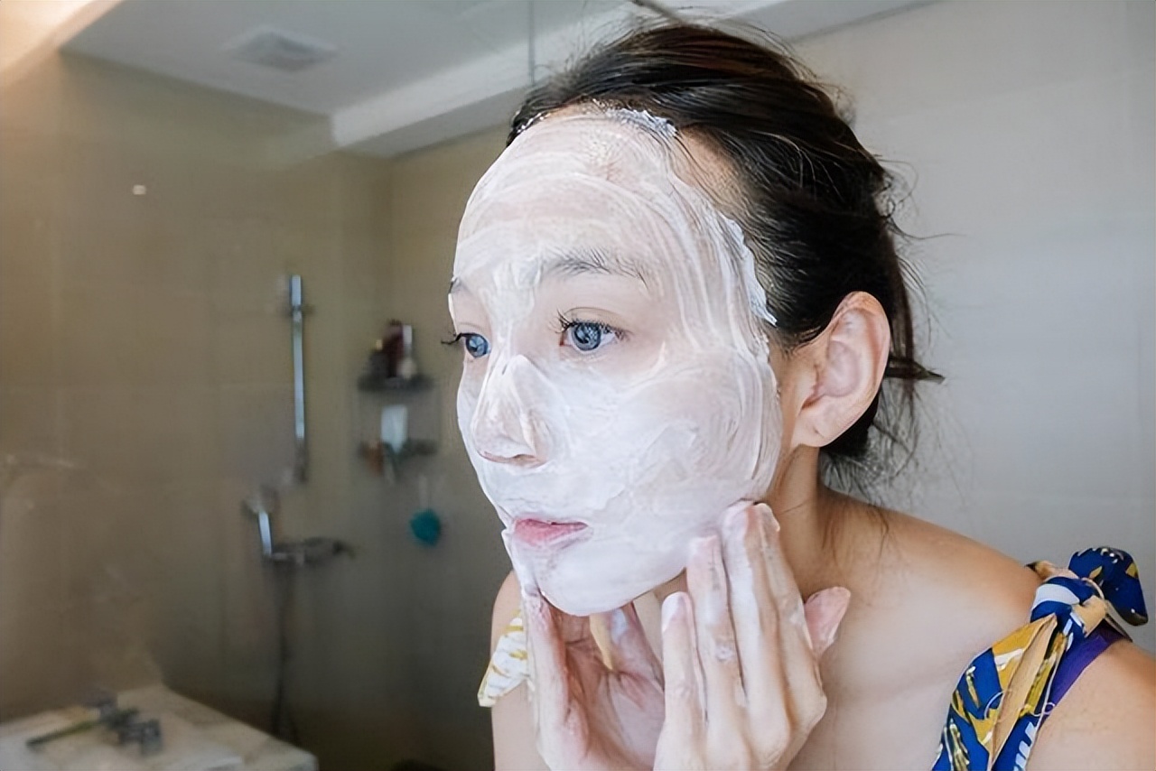 鼻子螨虫怎么去除简单方法是什么,鼻子一挤就出好多白色的螨虫