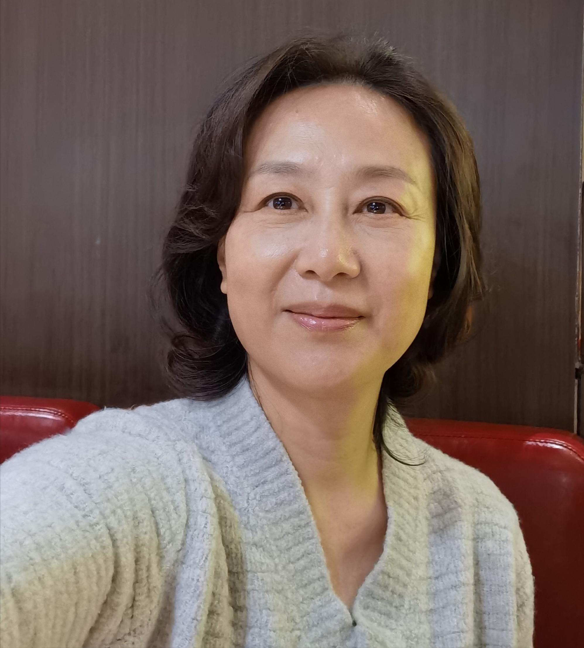 60岁吴玉芳自然老去,吴玉芳穿搭