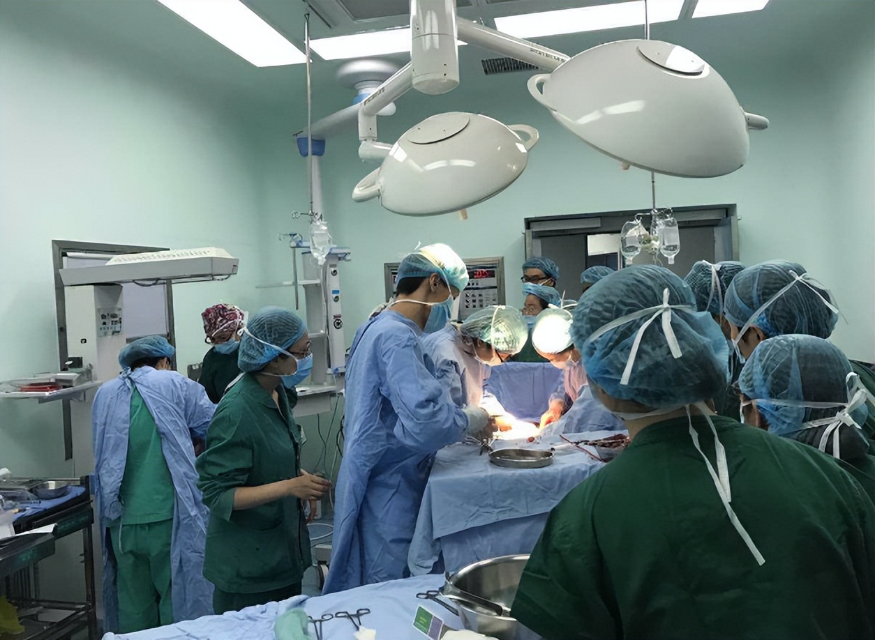 女性突然放屁多是怎么回事,生理性放屁多是什么原因