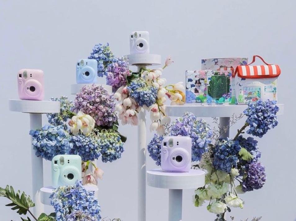 富士拍立得相机instaxmini12出片,富士instaxmini11拍出来效果