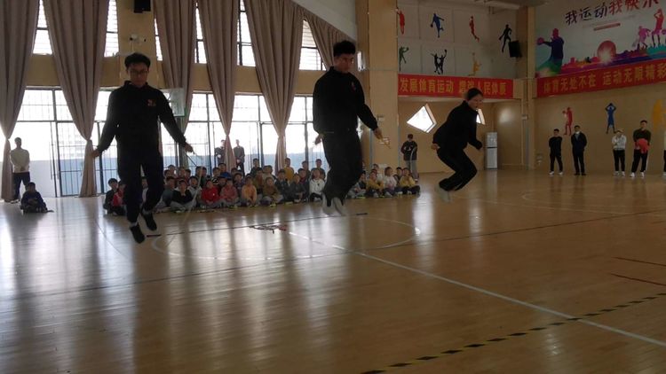 花式跳绳世界冠军小学生跳绳比赛,合肥市中小学生阳光体育跳绳比赛