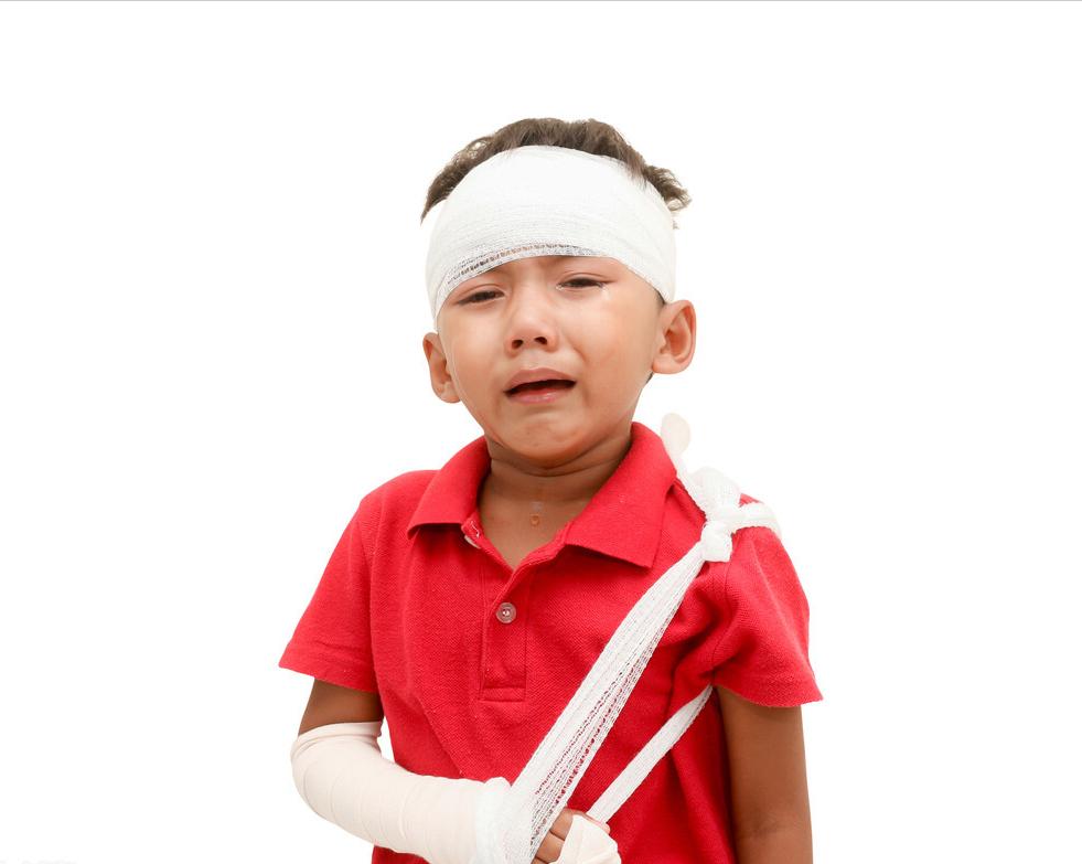 小朋友打闹踢到裆部的后果,小朋友打闹踢到裆部怎么划分责任