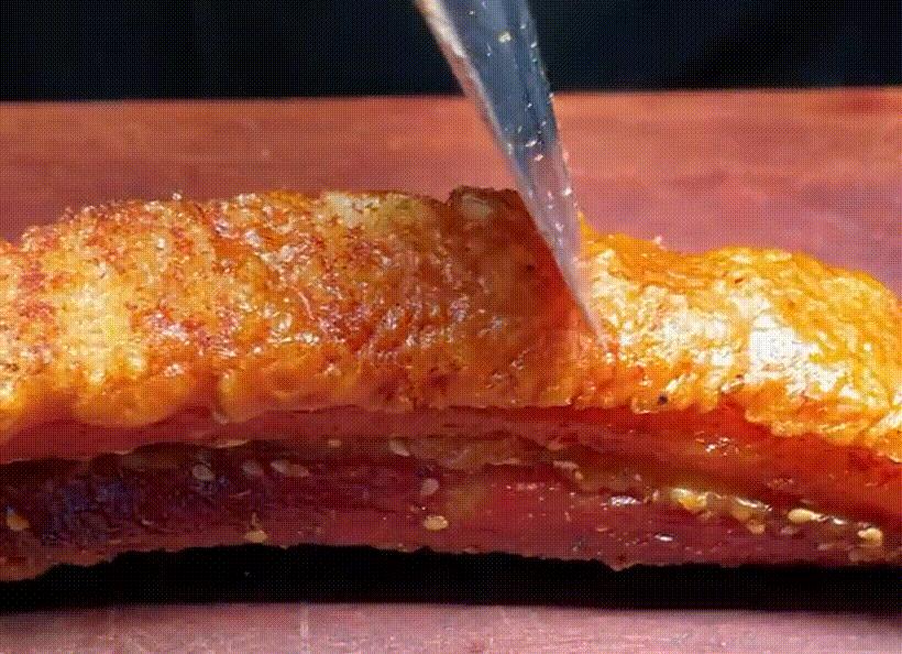 脆皮五花肉吃得超过瘾,好吃到哭脆皮五花肉看着就流口水