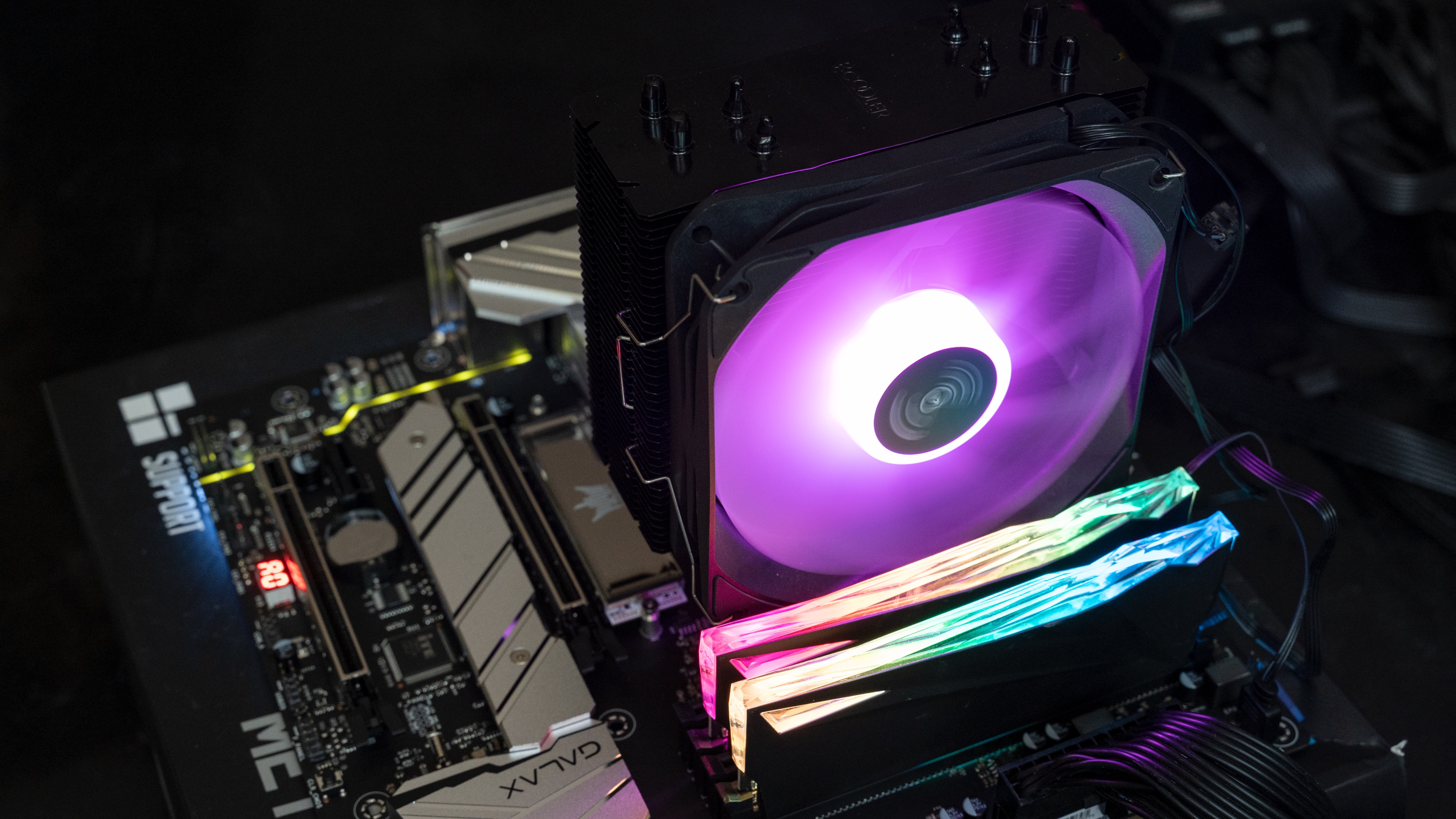 影驰b660金属大师白金版测评,影驰b660金属大师内存插槽