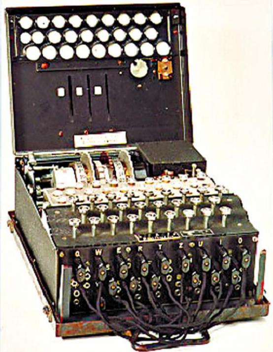 卡尔邓尼茨狼群视频,大西洋战役邓尼茨