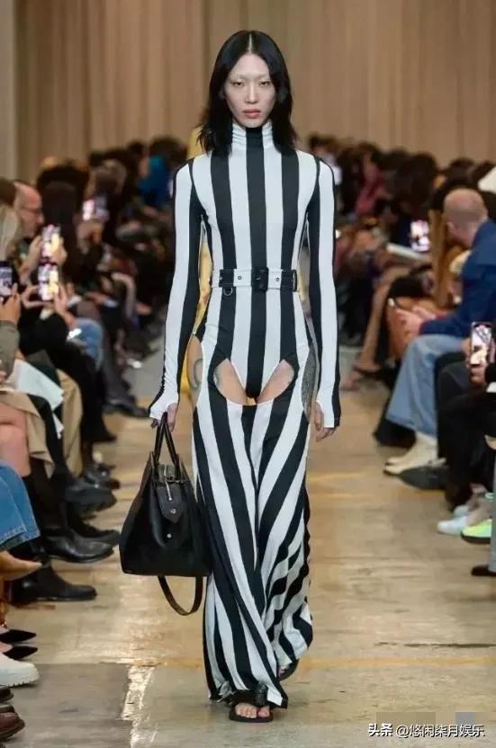 开裆裤,裸胸装,今年高奢大秀一个比一个奇葩,暴露就是时尚?