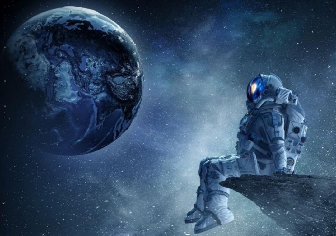 宇航员登月为什么不敢回头看地球,宇航员登月时为什么不敢回头看
