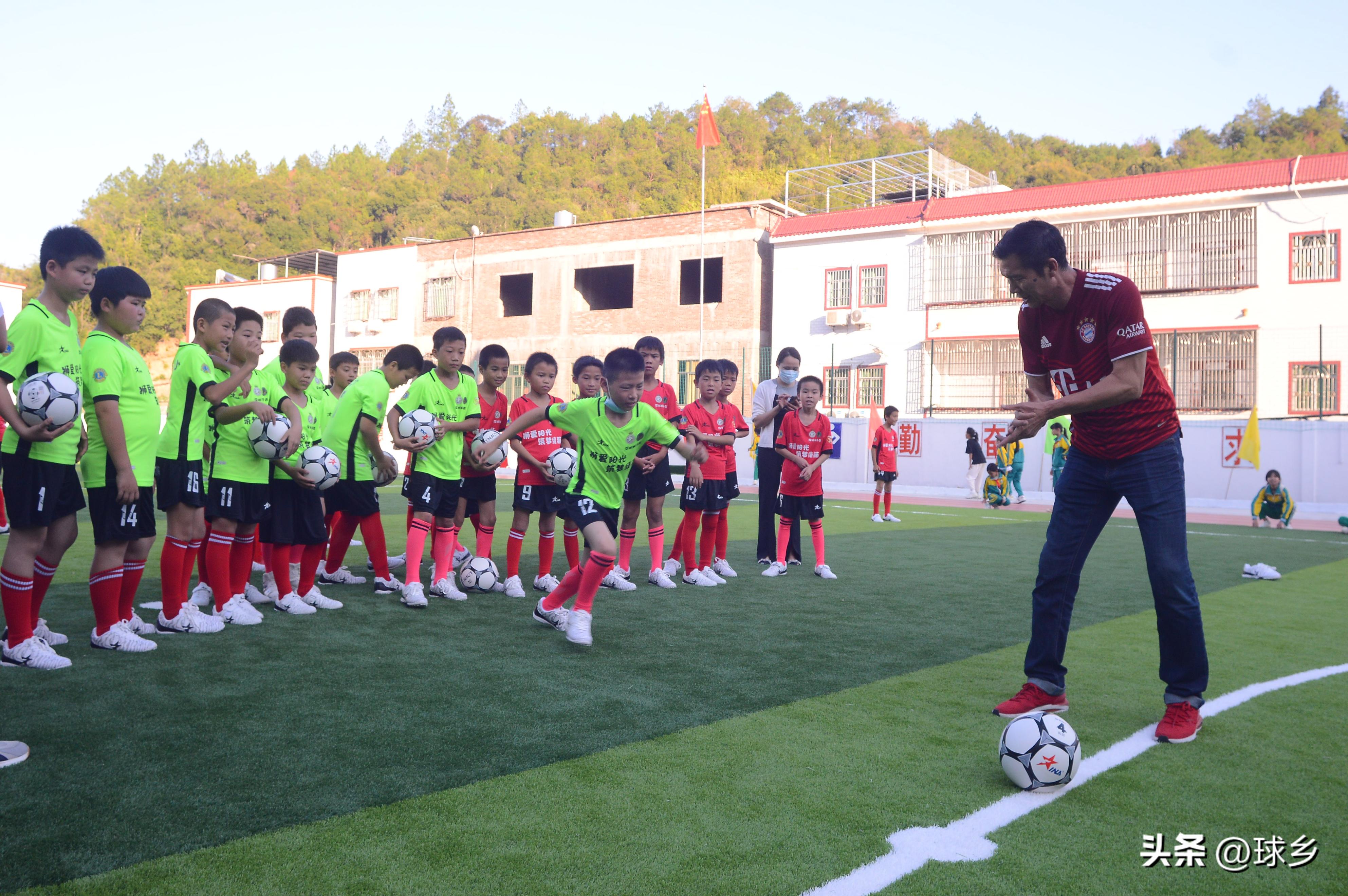 五华足球场捐款,梅州五华足球场捐款