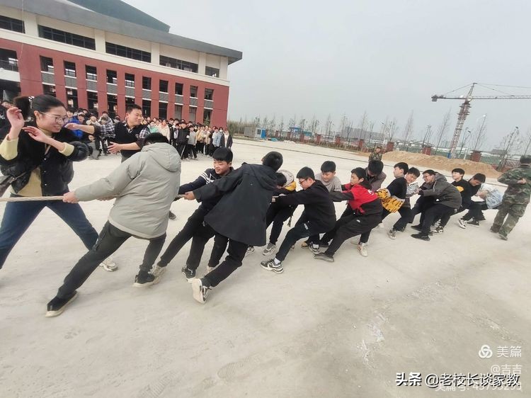 学校拔河比赛点面结合,学校拔河比赛精彩瞬间