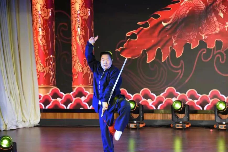 归来梦起航石家庄市第二十七中学教职工载歌载舞开启“归来梦起航”主题元旦联欢会