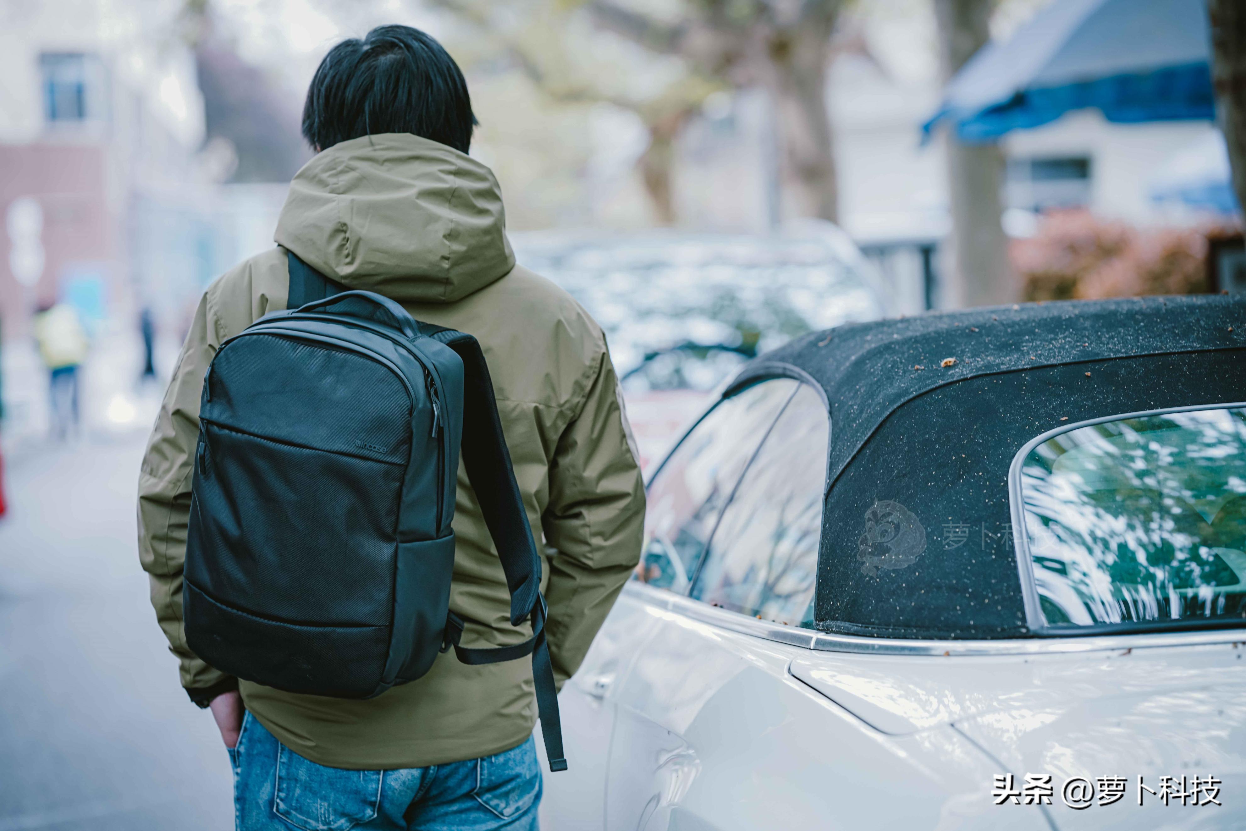 笔记本360°环绕保护，好看又能装，苹果合作品牌INCASE背包评测